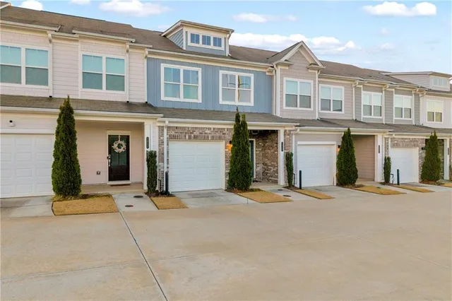 $2,990 | 1959 Hidden Heights, Atlanta, GA 30318