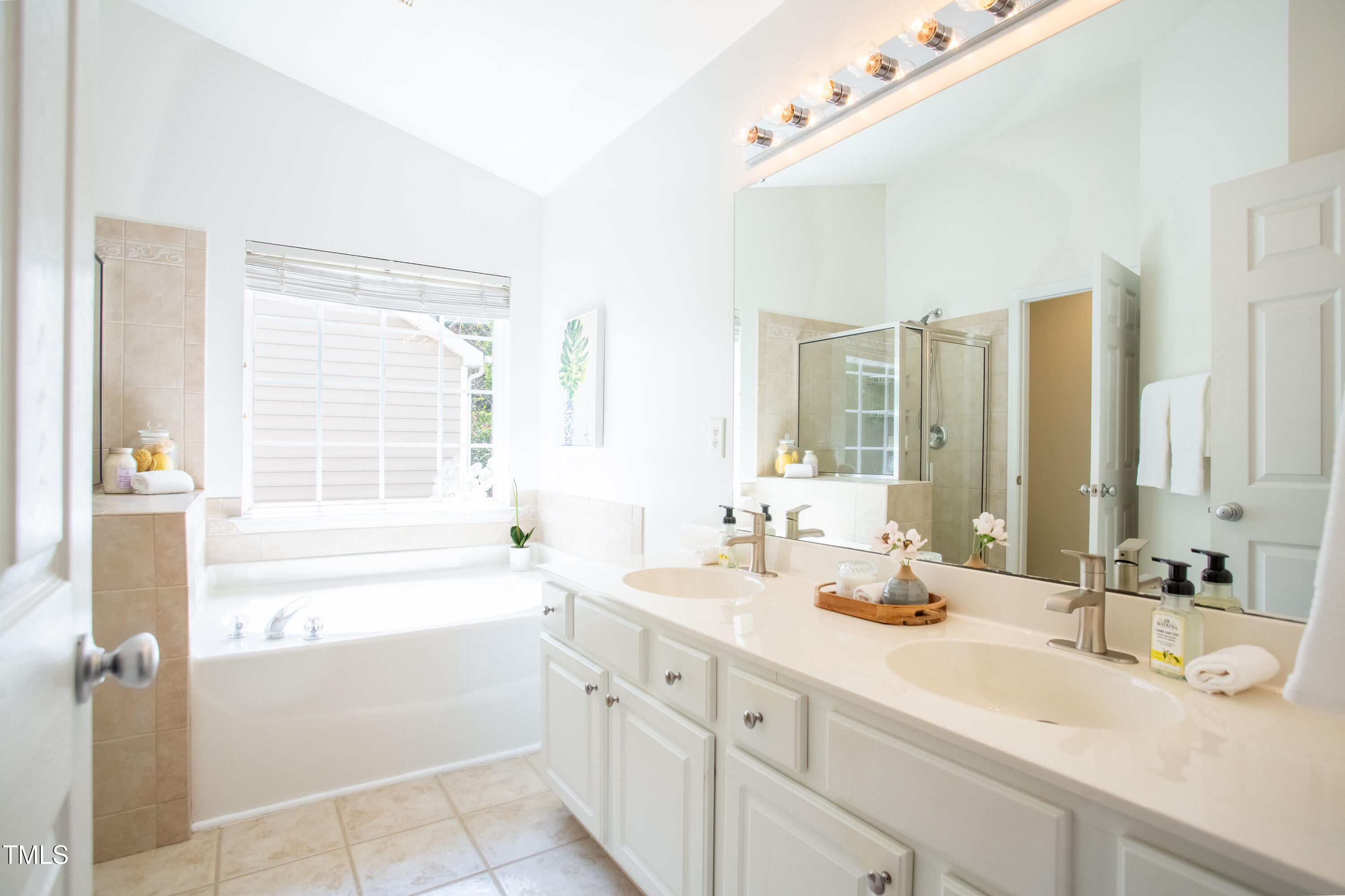 8209 Shadow Stone Court Raleigh, NC 27613 - Photo 35 of 49 RF090925-36