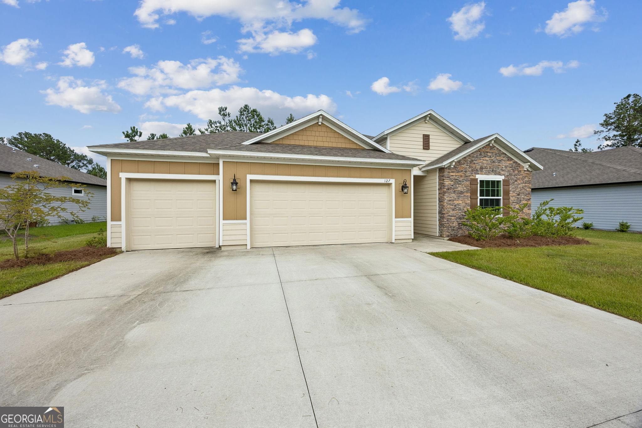 127 Breakwater Loop Kingsland, GA 31548 - Photo 4 of 81