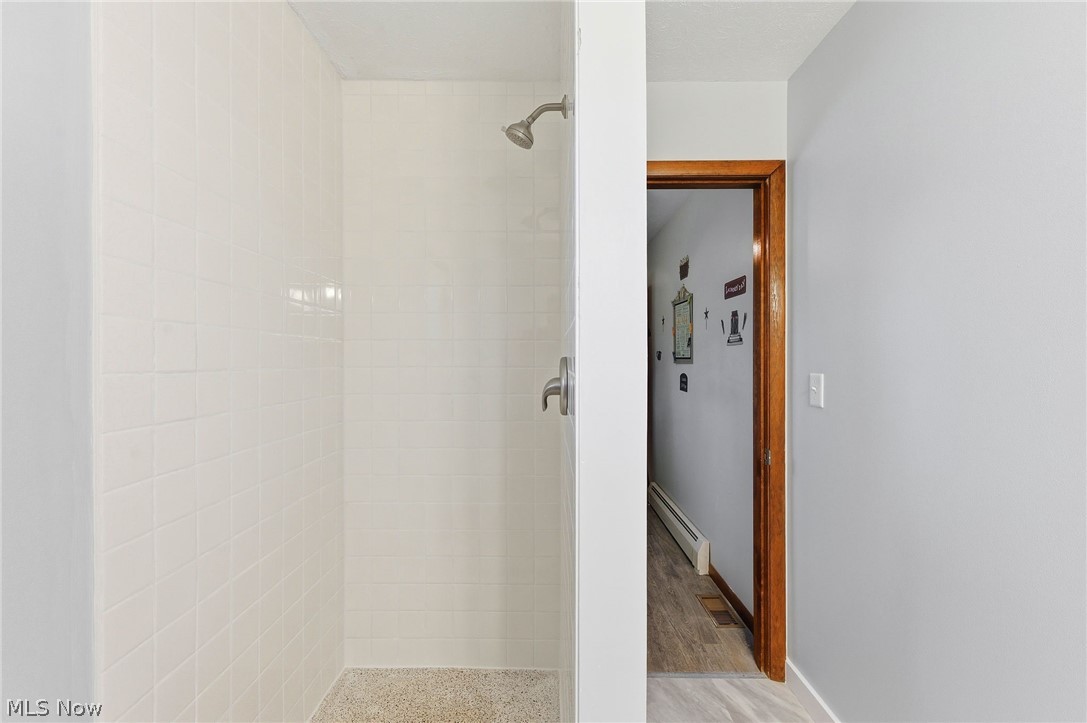 7223 Rosedale Drive Mentor, OH 44060 - Photo 27 of 50 First floor full bathroom off rthe laundry area!