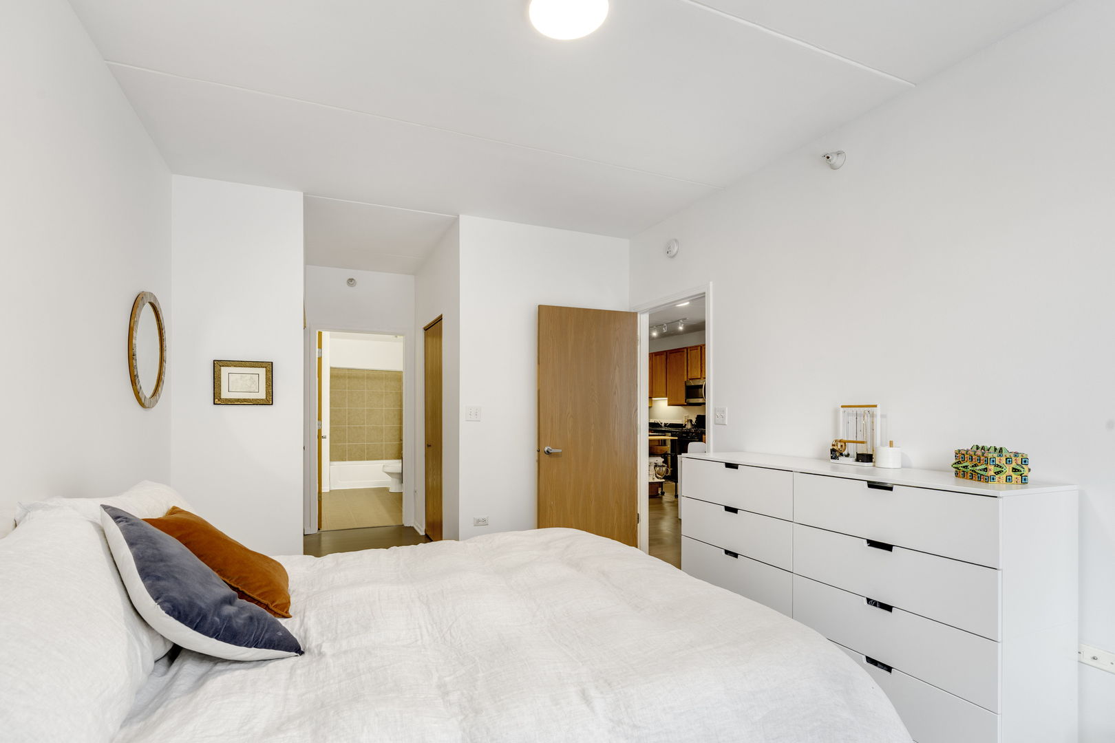 515 Main Street, Unit 308 Evanston, IL 60202 - Photo 11 of 18