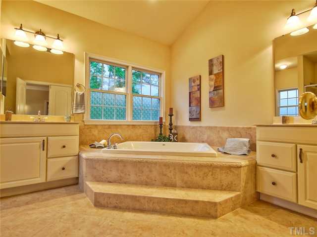 9564 Club Valley Way Raleigh, NC 27617 - Photo 21 of 25 Gallery Image 21