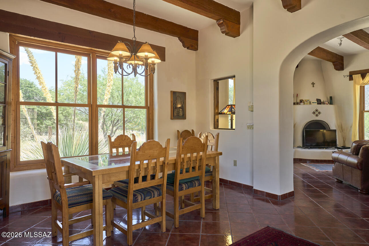 14075 South Sunglow Road Pearce, AZ 85625 - Photo 8 of 42 L_Interior House Dining 2