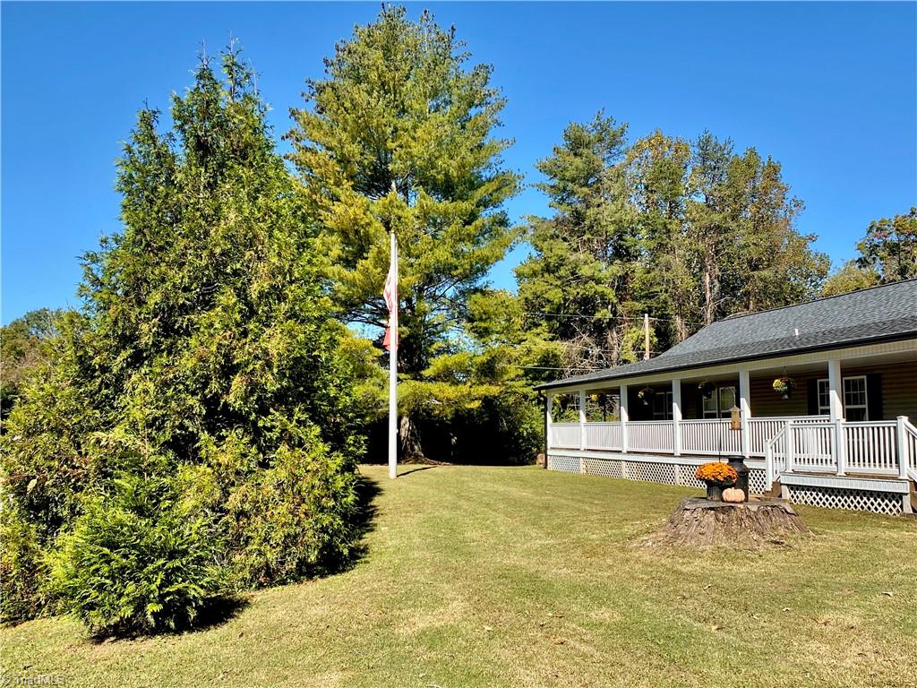 1226 Hill Road King, NC 27021 - Photo 4 of 28