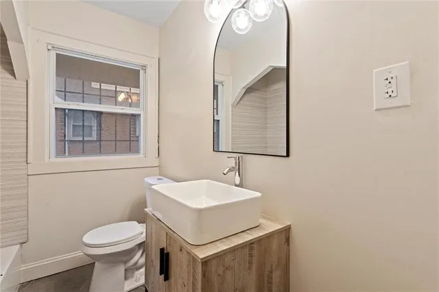 $234,900 | 1122 East 76th Street, Kansas City, MO 64131