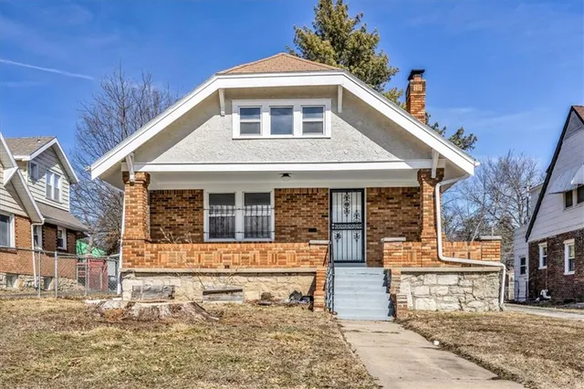 $234,900 | 1122 East 76th Street, Kansas City, MO 64131