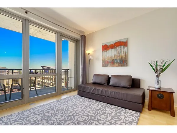 $1,795 | 929 Portland Avenue, Unit 1702, Minneapolis, MN 55404