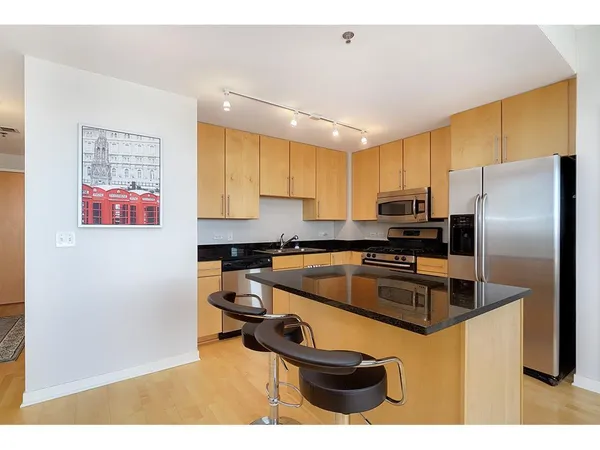 $1,795 | 929 Portland Avenue, Unit 1702, Minneapolis, MN 55404