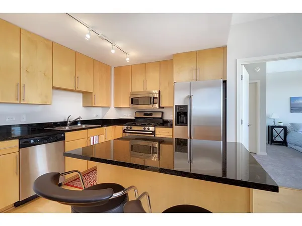 $1,795 | 929 Portland Avenue, Unit 1702, Minneapolis, MN 55404