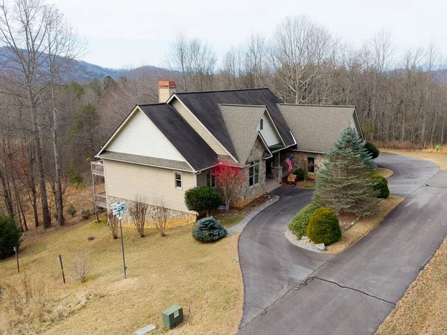 $750,000 | 163 Yellow Maple Lane, Murphy, NC 28906