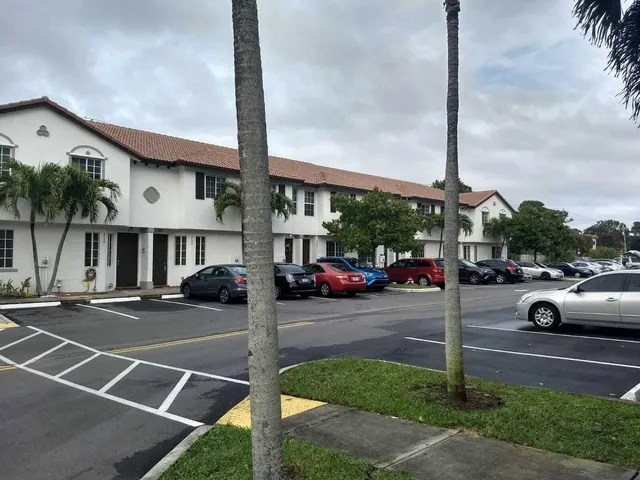 $2,000 | 4182 Napoli Lake Drive, Riviera Beach, FL 33410