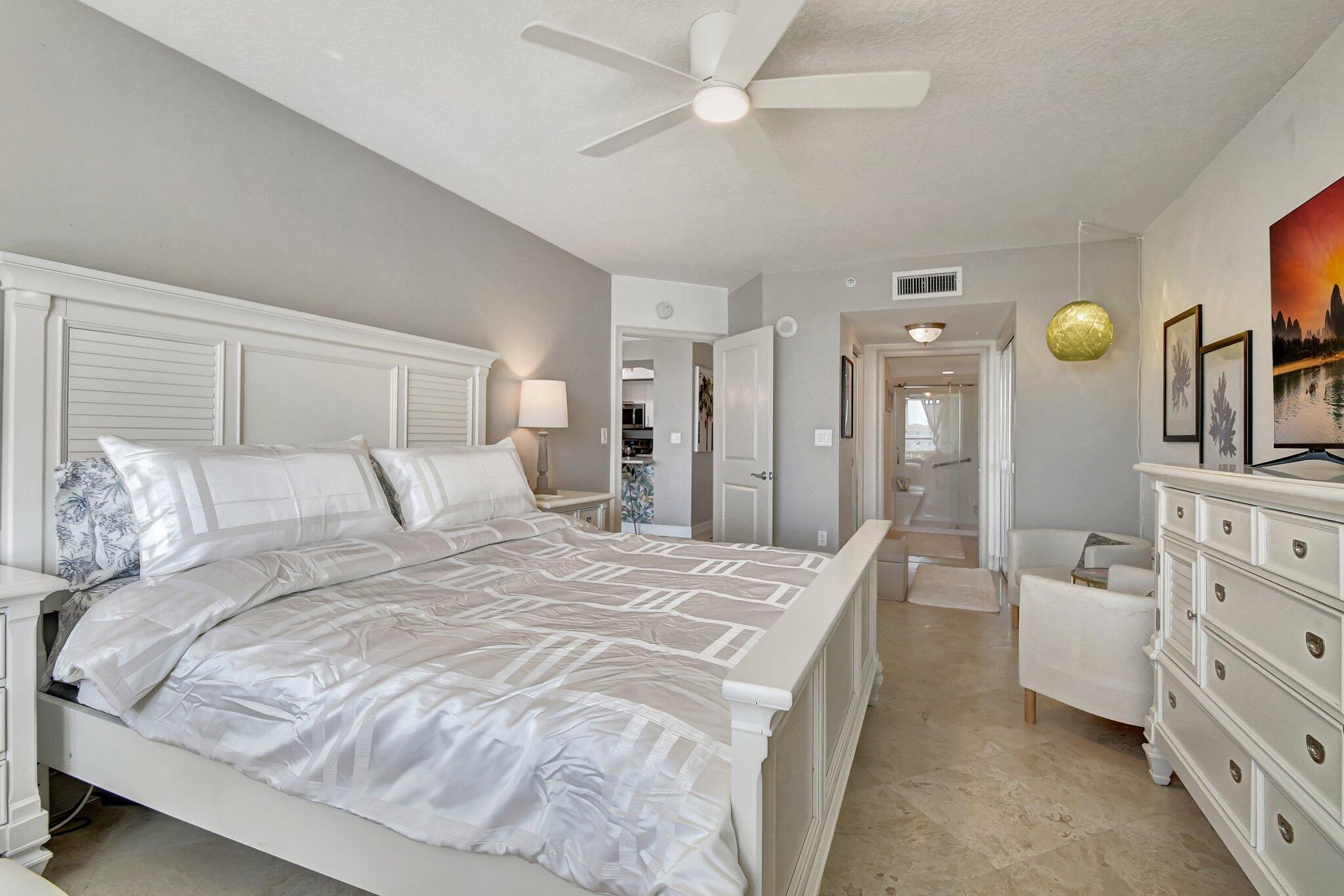 99 Southeast Mizner Boulevard, Unit 823 Boca Raton, FL 33432 - Photo 15 of 48 16-web-or-mls-DSC_0136