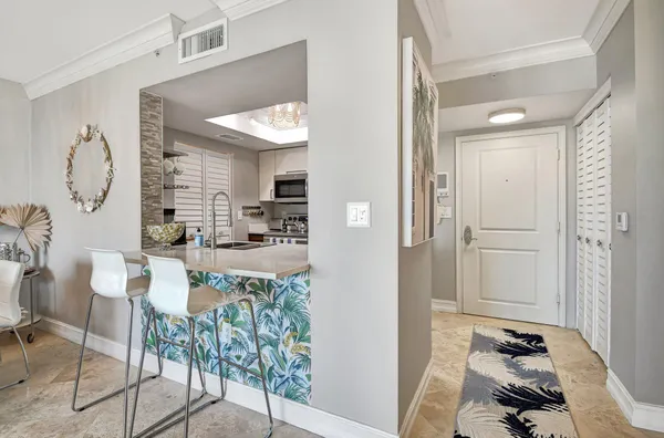 a very nice looking room with a chair