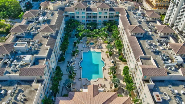 $5,300 | 99 Southeast Mizner Boulevard, Unit 823, Boca Raton, FL 33432