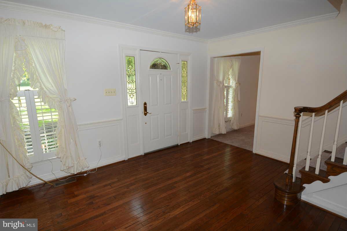 3810 Russell Road Woodbridge, VA 22192 - Photo 2 of 30 Interior (General)