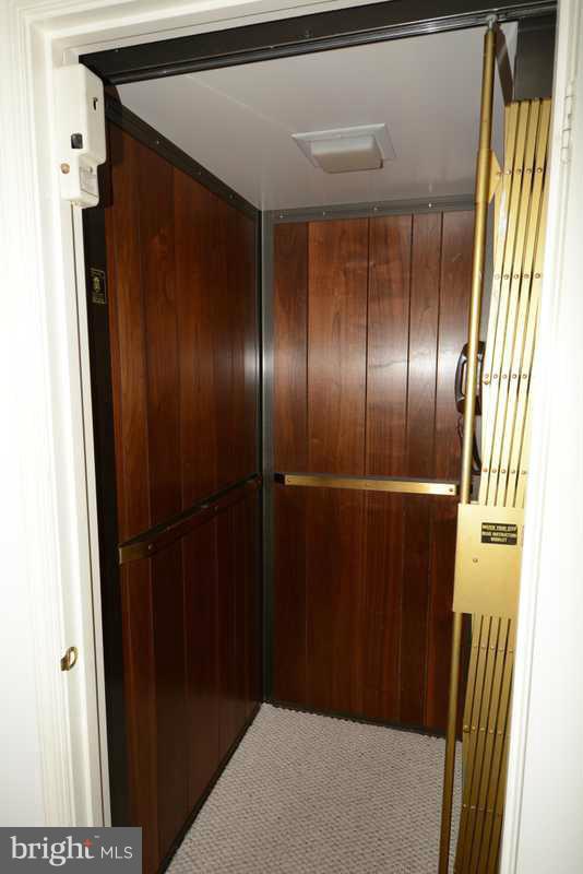3810 Russell Road Woodbridge, VA 22192 - Photo 11 of 30 Elevator