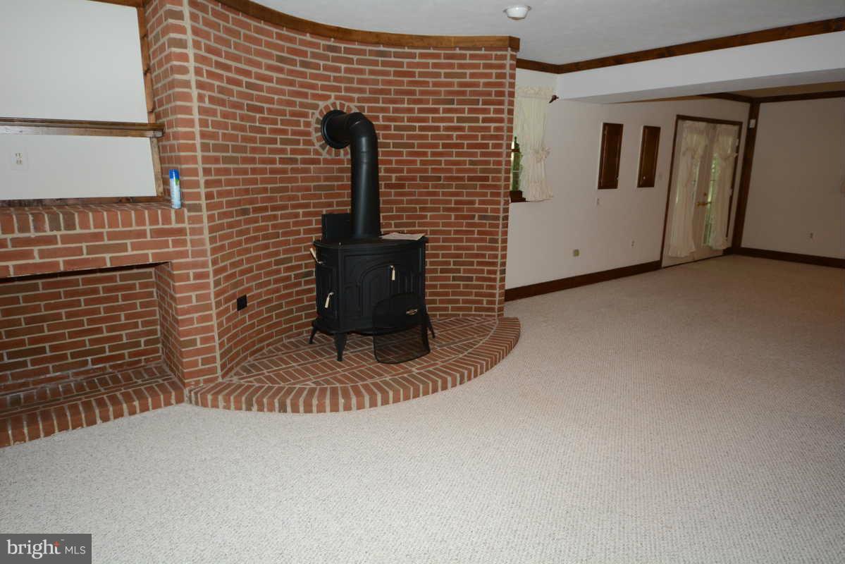 3810 Russell Road Woodbridge, VA 22192 - Photo 21 of 30 Family Room