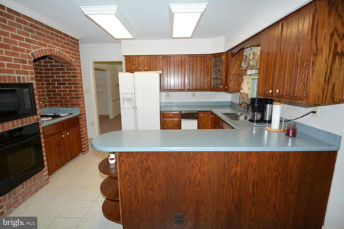3810 Russell Road Woodbridge, VA 22192 - Photo 7 of 30 Kitchen