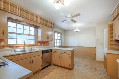 $349,900 | 406 West 109th Street, Kansas City, MO 64114