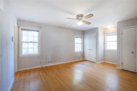 $349,900 | 406 West 109th Street, Kansas City, MO 64114