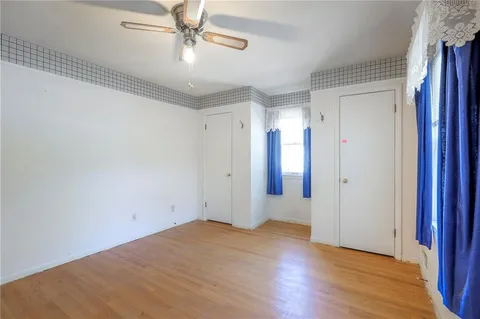 $349,900 | 406 West 109th Street, Kansas City, MO 64114