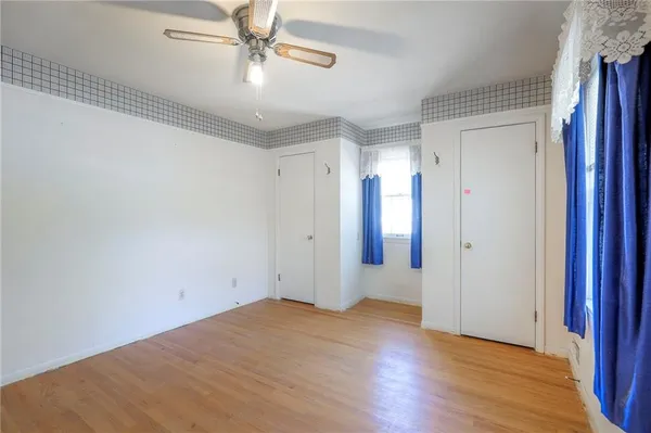 $349,900 | 406 West 109th Street, Kansas City, MO 64114