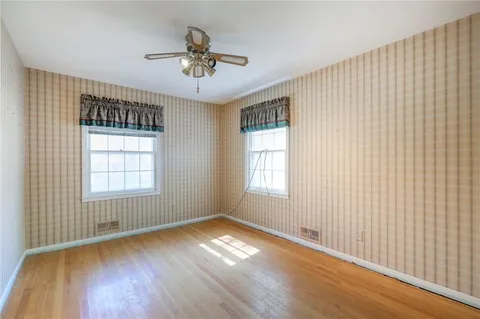 $349,900 | 406 West 109th Street, Kansas City, MO 64114