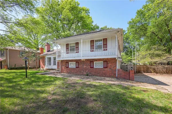 $349,900 | 406 West 109th Street, Kansas City, MO 64114