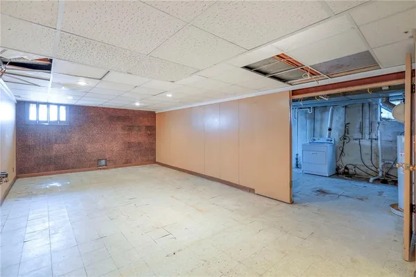 $349,900 | 406 West 109th Street, Kansas City, MO 64114