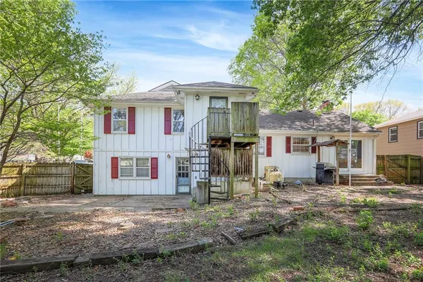$349,900 | 406 West 109th Street, Kansas City, MO 64114