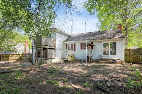 $349,900 | 406 West 109th Street, Kansas City, MO 64114