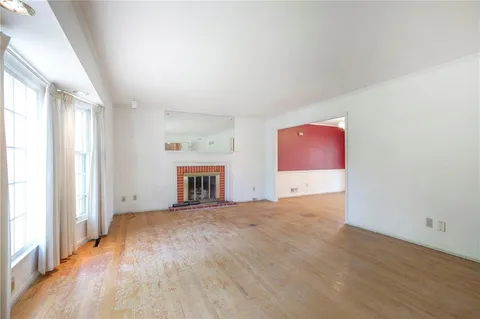 $349,900 | 406 West 109th Street, Kansas City, MO 64114