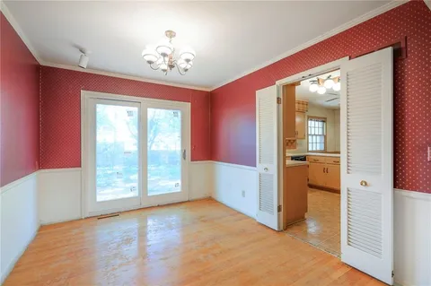$349,900 | 406 West 109th Street, Kansas City, MO 64114