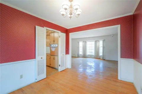 $349,900 | 406 West 109th Street, Kansas City, MO 64114