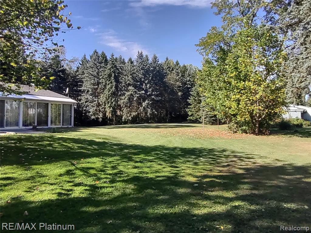 22550 Chubb Road Northville, MI 48167 - Photo 24 of 40 Gallery Image 24