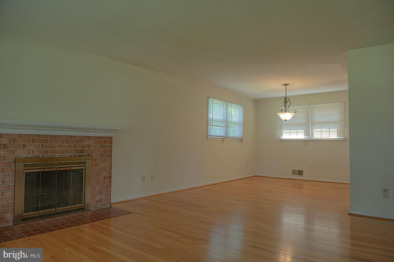 5232 Oldcastle Lane Springfield, VA 22151 - Photo 6 of 23 LIVING & DINING ROOM
