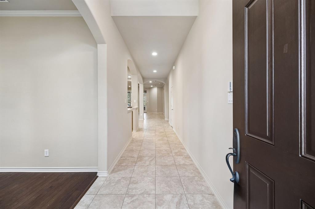 676 Scenic Ranch Circle Fairview, TX 75069 - Photo 3 of 30 a view of a hallway