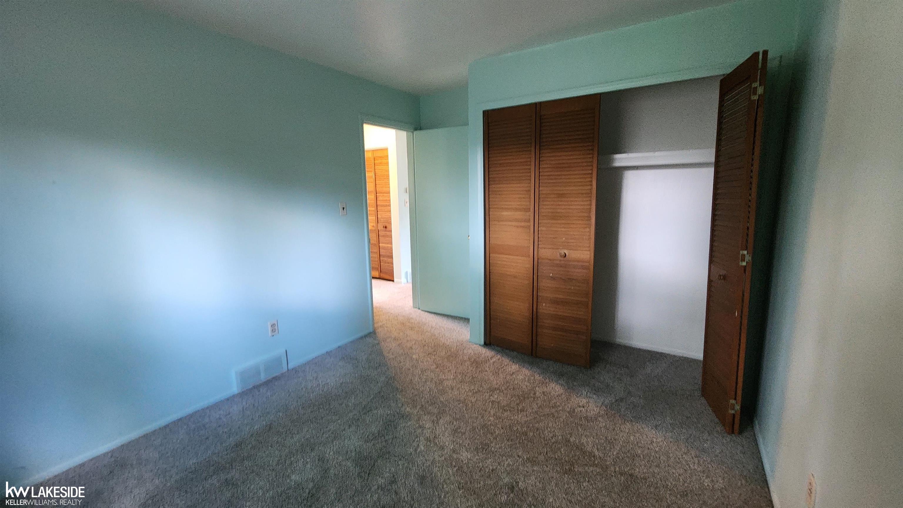 22010 Kelly Road Eastpointe, MI 48021 - Photo 22 of 35
