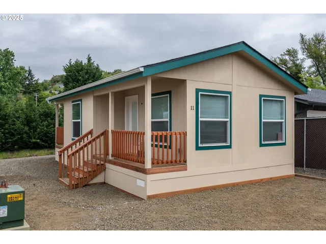 a view of backyard with deck