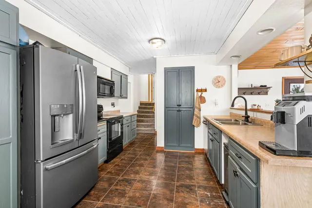 $595,000 | 3325 Strand Road, Duluth, MN 55803