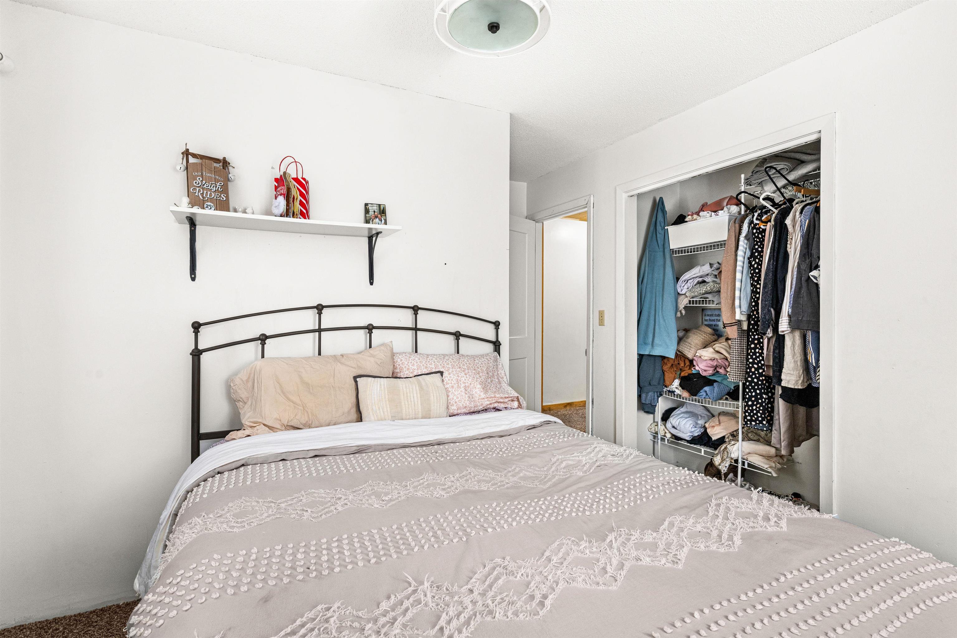 3325 Strand Road Duluth, MN 55803 - Photo 22 of 33 Third bedroom located on 2nd level w/close access to full bathroom.