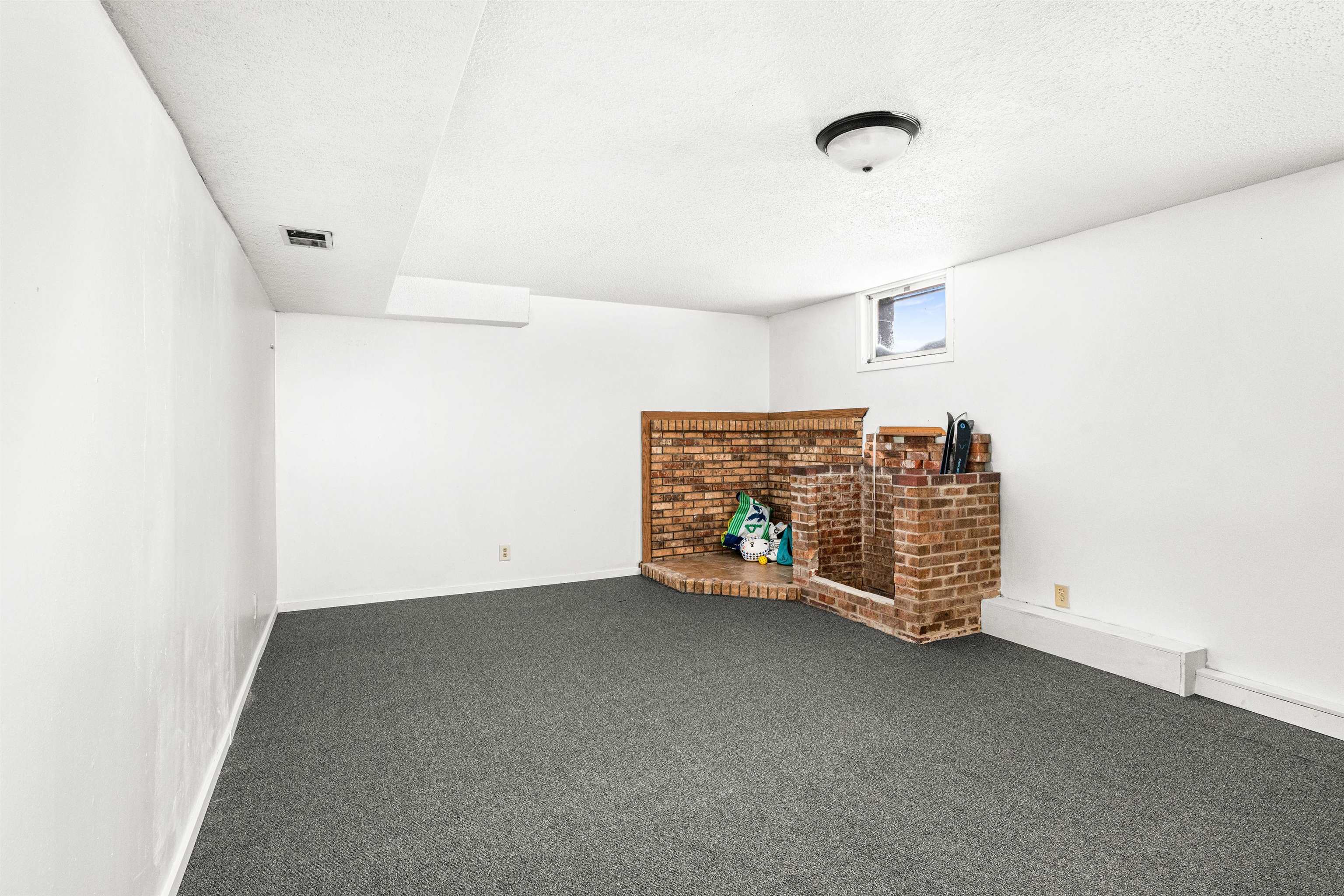 3325 Strand Road Duluth, MN 55803 - Photo 25 of 33 Sprawling lower level rec room.