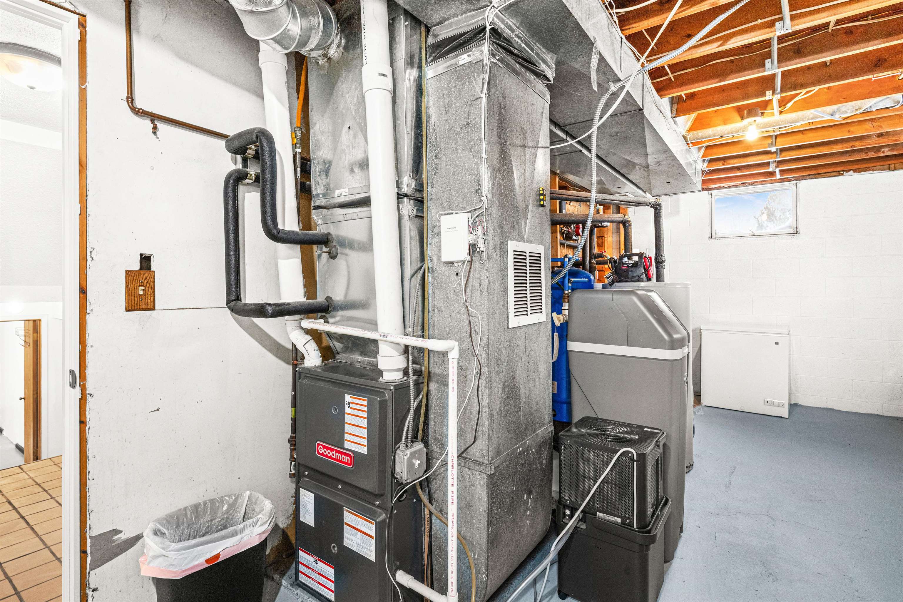 3325 Strand Road Duluth, MN 55803 - Photo 29 of 33 Very spacious utility room featuring Geo-Thermal Heating & Cooling System.