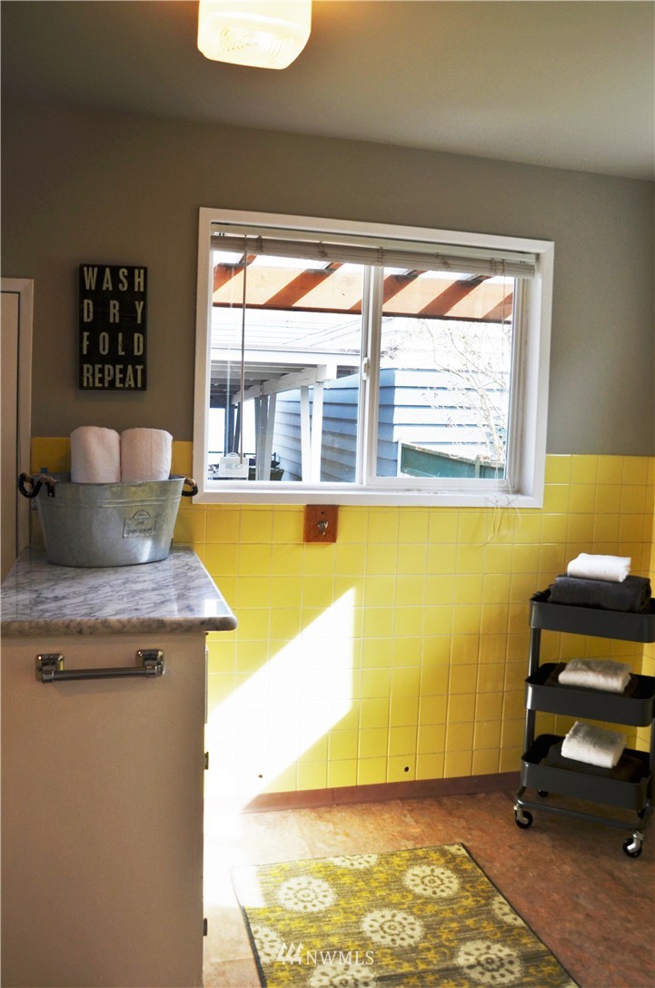 3024 62nd Avenue Southwest Seattle, WA 98116 - Photo 13 of 23 Gallery Image 13