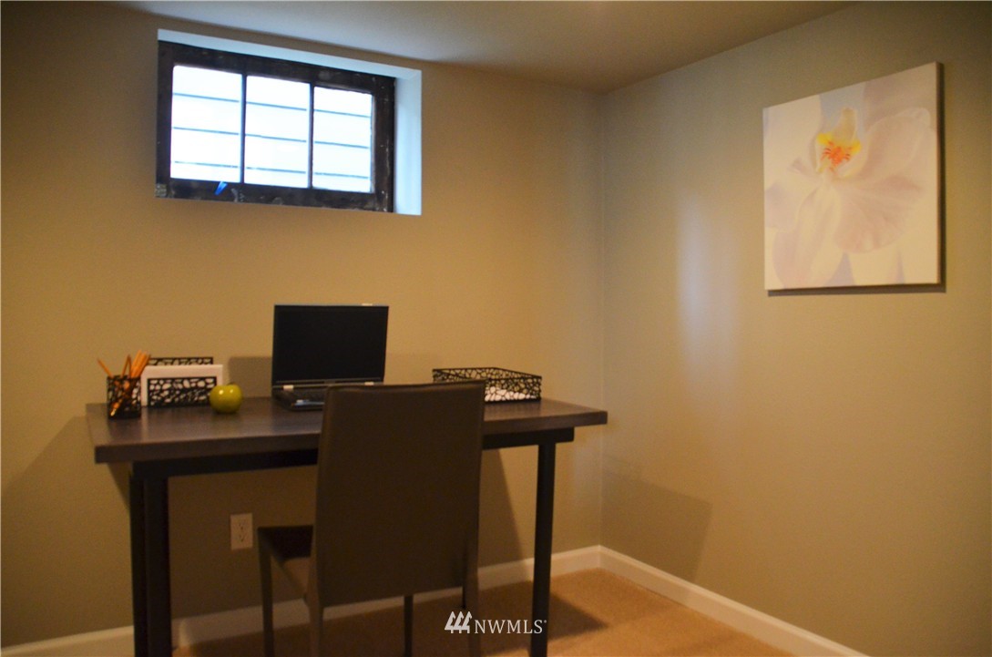 3024 62nd Avenue Southwest Seattle, WA 98116 - Photo 15 of 23 Gallery Image 15