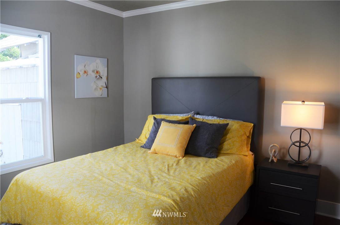 3024 62nd Avenue Southwest Seattle, WA 98116 - Photo 16 of 23 Gallery Image 16
