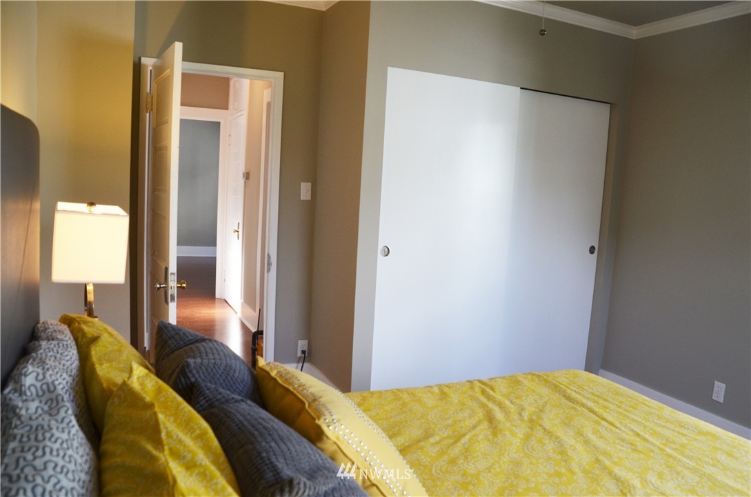 3024 62nd Avenue Southwest Seattle, WA 98116 - Photo 18 of 23 Gallery Image 18