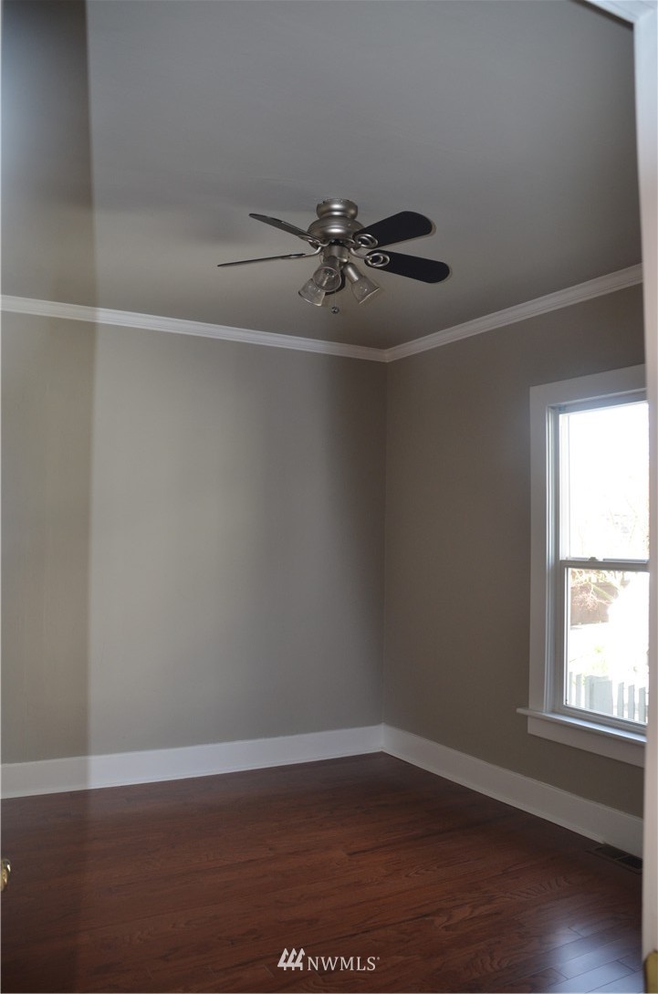 3024 62nd Avenue Southwest Seattle, WA 98116 - Photo 19 of 23 Gallery Image 19