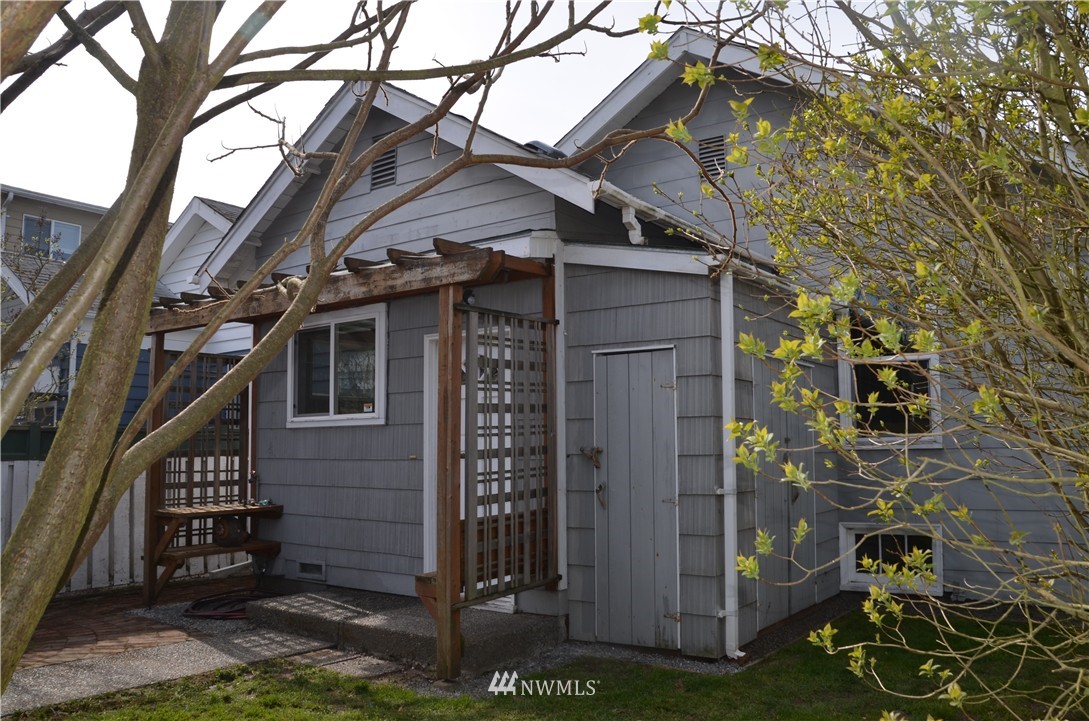 3024 62nd Avenue Southwest Seattle, WA 98116 - Photo 22 of 23 Gallery Image 22