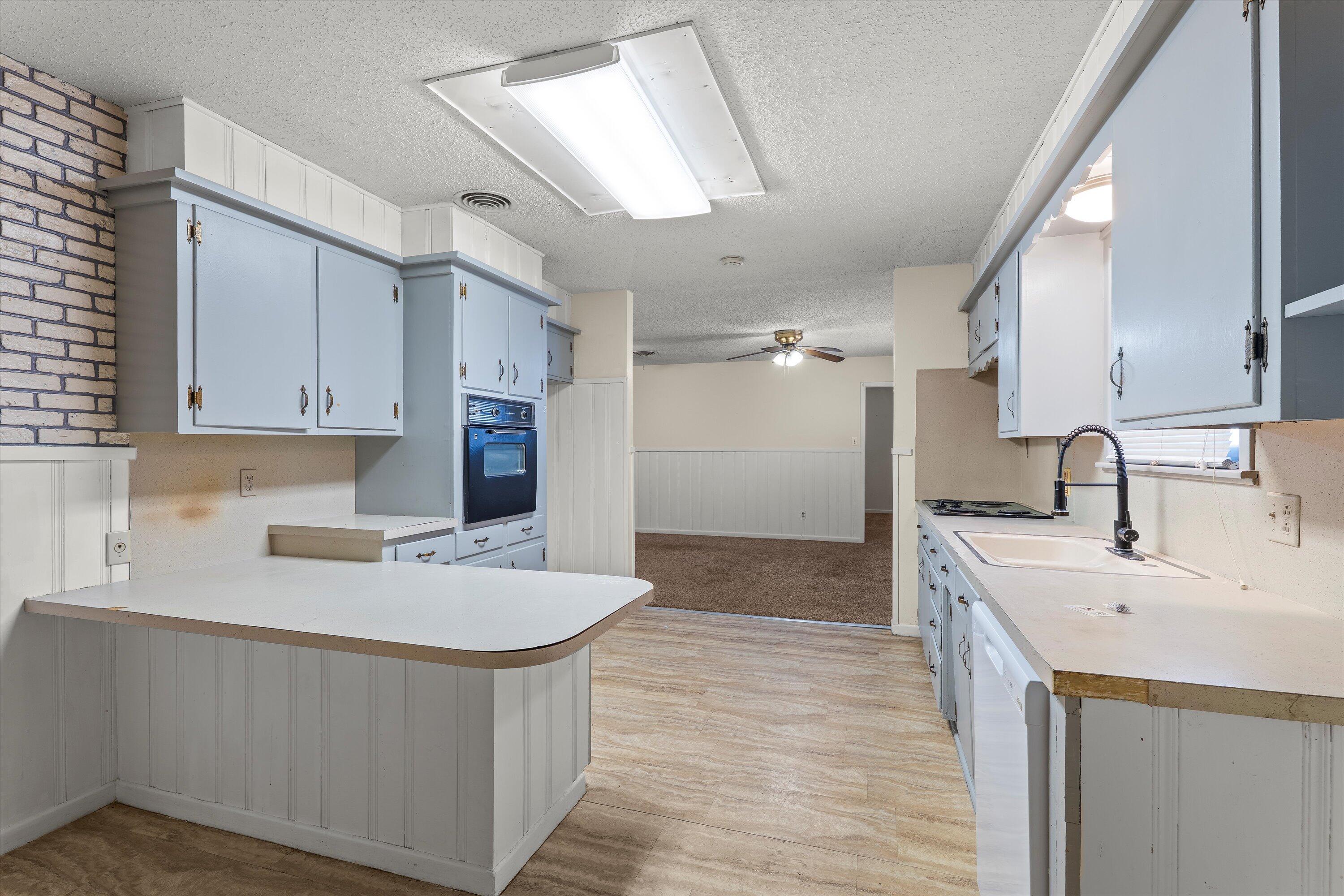 4401 27th Street Lubbock, TX 79410 - Photo 9 of 28 09-4401 27th St